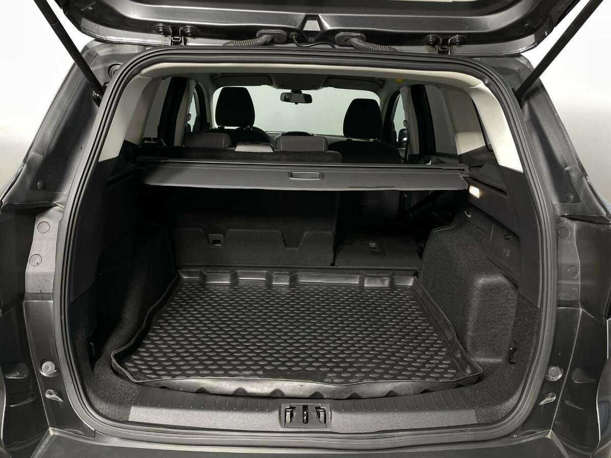 Ford Kuga с пробегом — 2017 год. Фото: #17