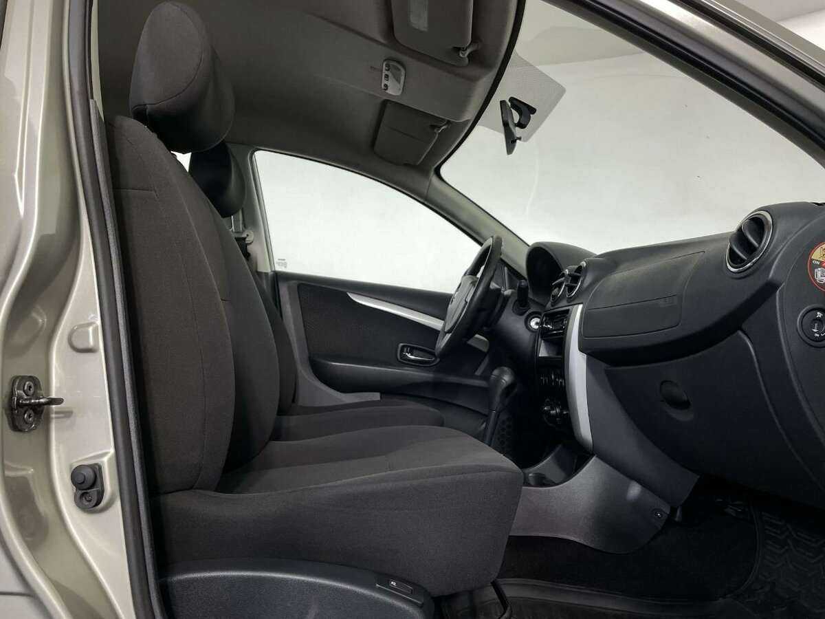 Nissan Almera с пробегом — 2013 год. Фото: #13