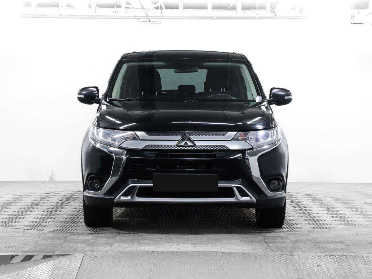 Mitsubishi Outlander с пробегом — 2018 год. Фото: #1