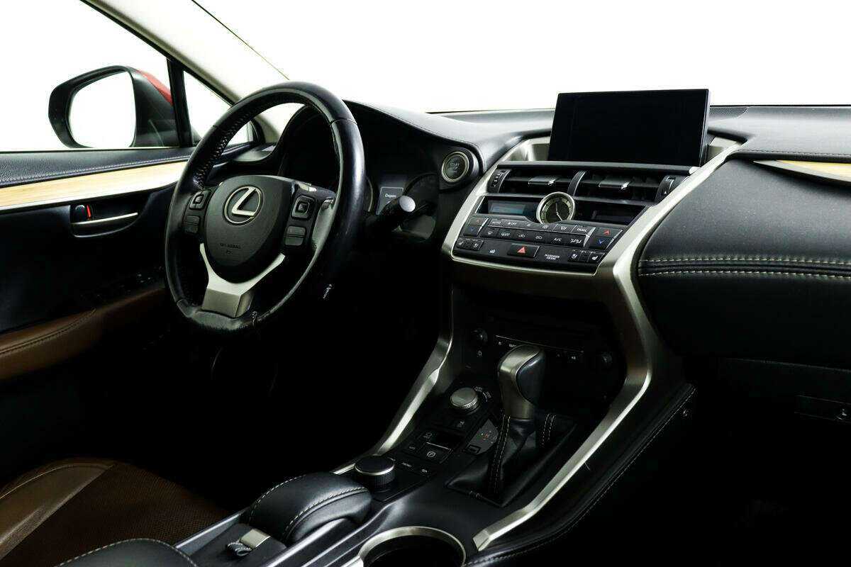 Lexus NX с пробегом — 2015 год. Фото: #8