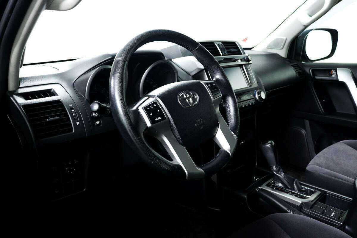 Toyota Land Cruiser Prado с пробегом — 2013 год. Фото: #11