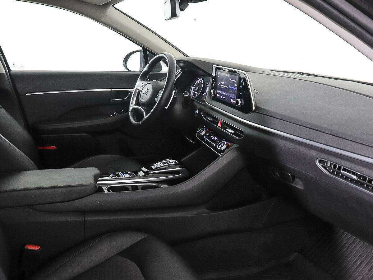 Hyundai Sonata с пробегом — 2022 год. Фото: #8