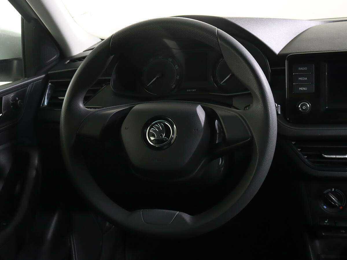 Skoda Rapid с пробегом — 2021 год. Фото: #13