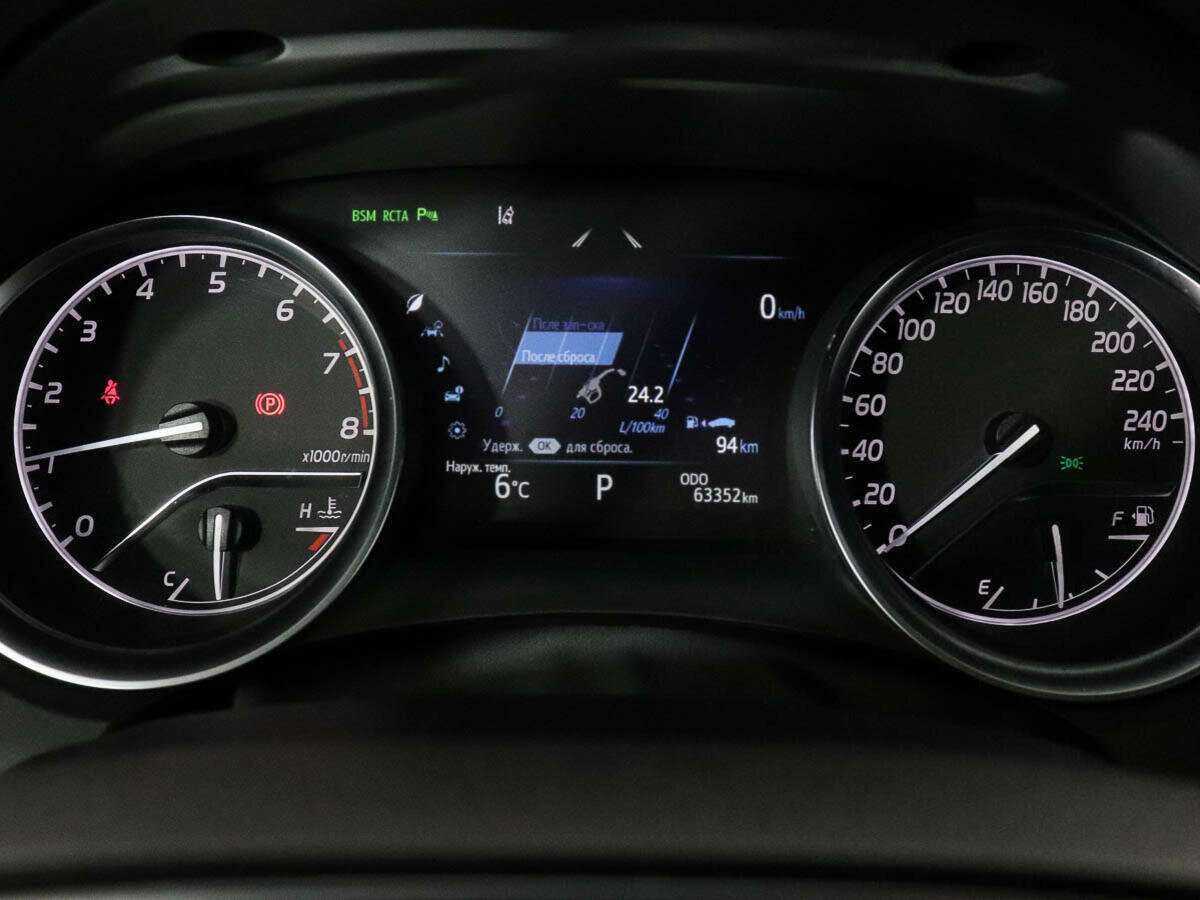 Toyota Camry с пробегом — 2018 год. Фото: #7