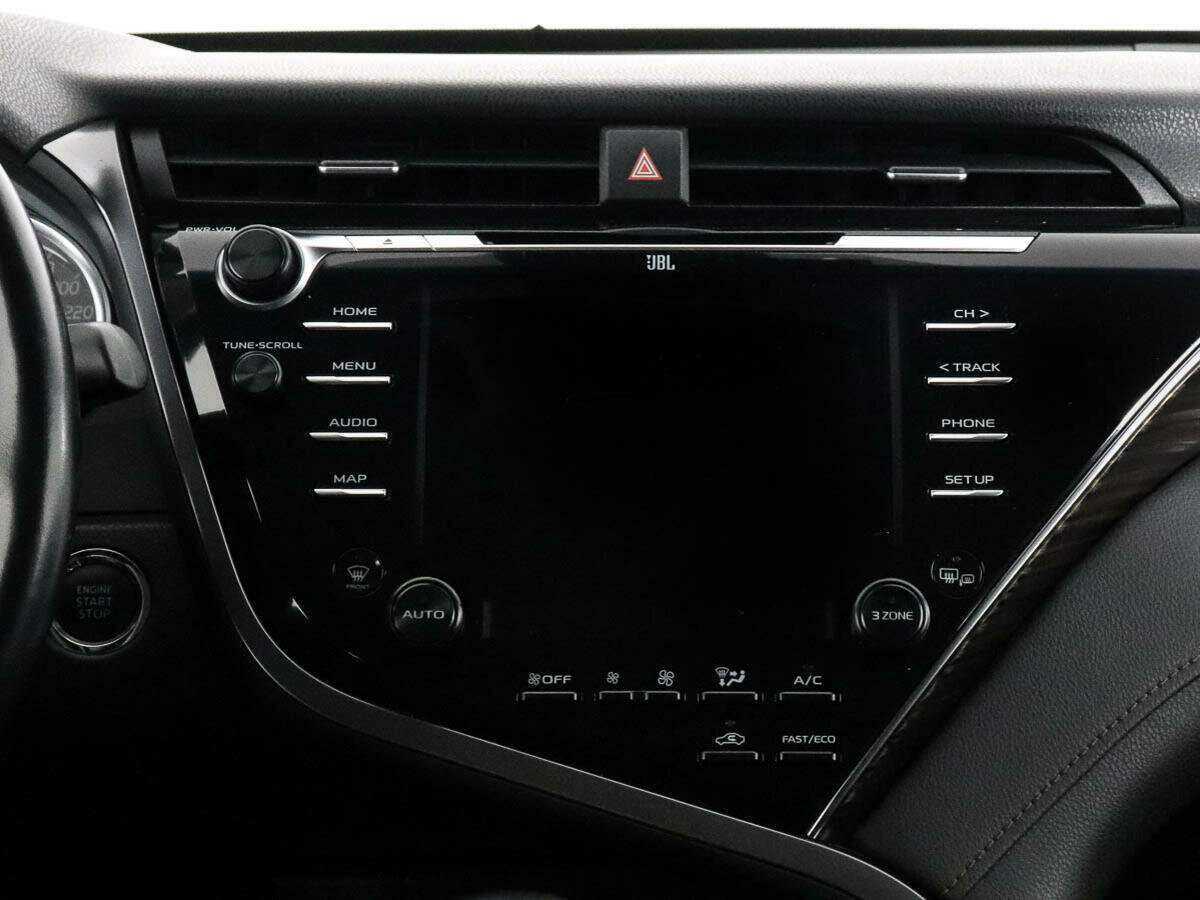 Toyota Camry с пробегом — 2018 год. Фото: #9