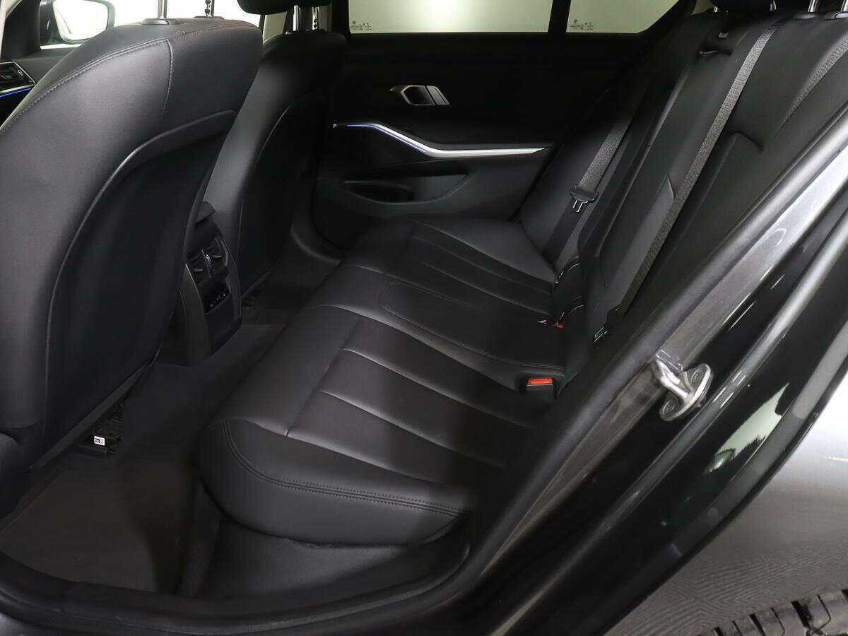 BMW 3 серии с пробегом — 2020 год. Фото: #8