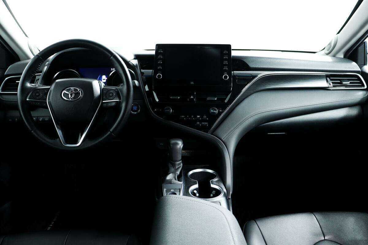 Toyota Camry с пробегом — 2021 год. Фото: #10