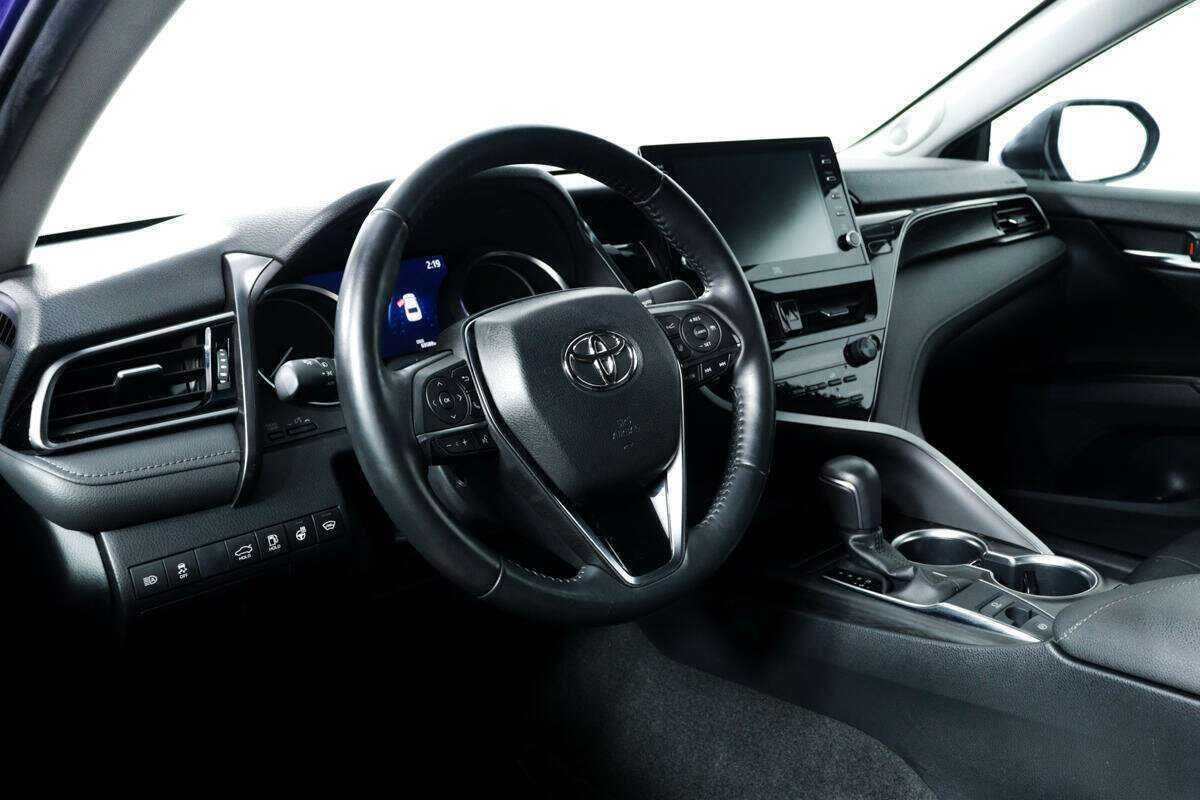 Toyota Camry с пробегом — 2021 год. Фото: #12