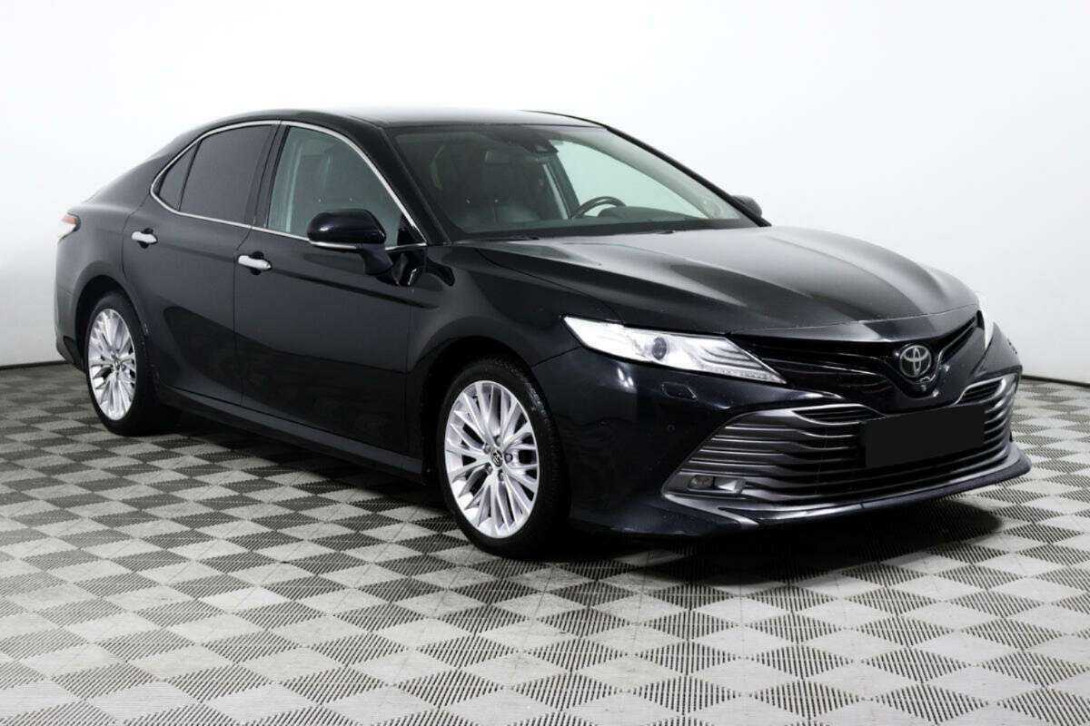 Toyota Camry с пробегом — 2018 год. Фото: #2