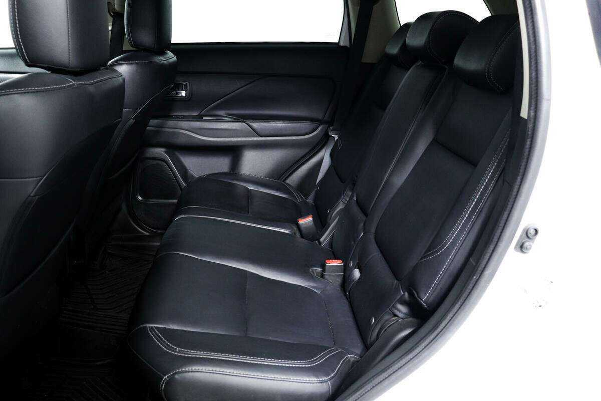 Mitsubishi Outlander с пробегом — 2019 год. Фото: #11