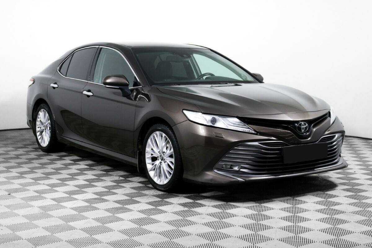 Toyota Camry с пробегом — 2019 год. Фото: #2