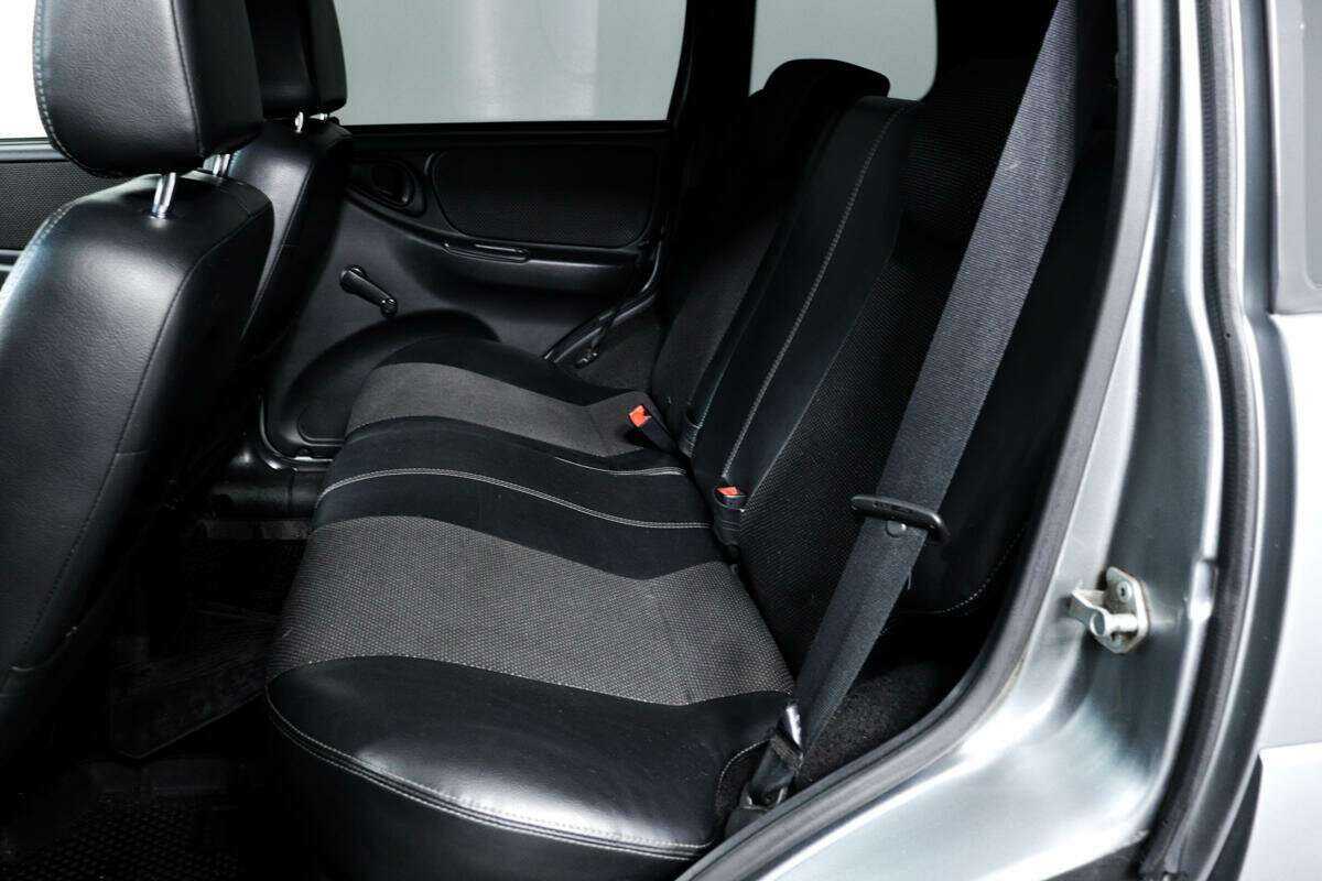 Chevrolet Niva с пробегом — 2013 год. Фото: #11