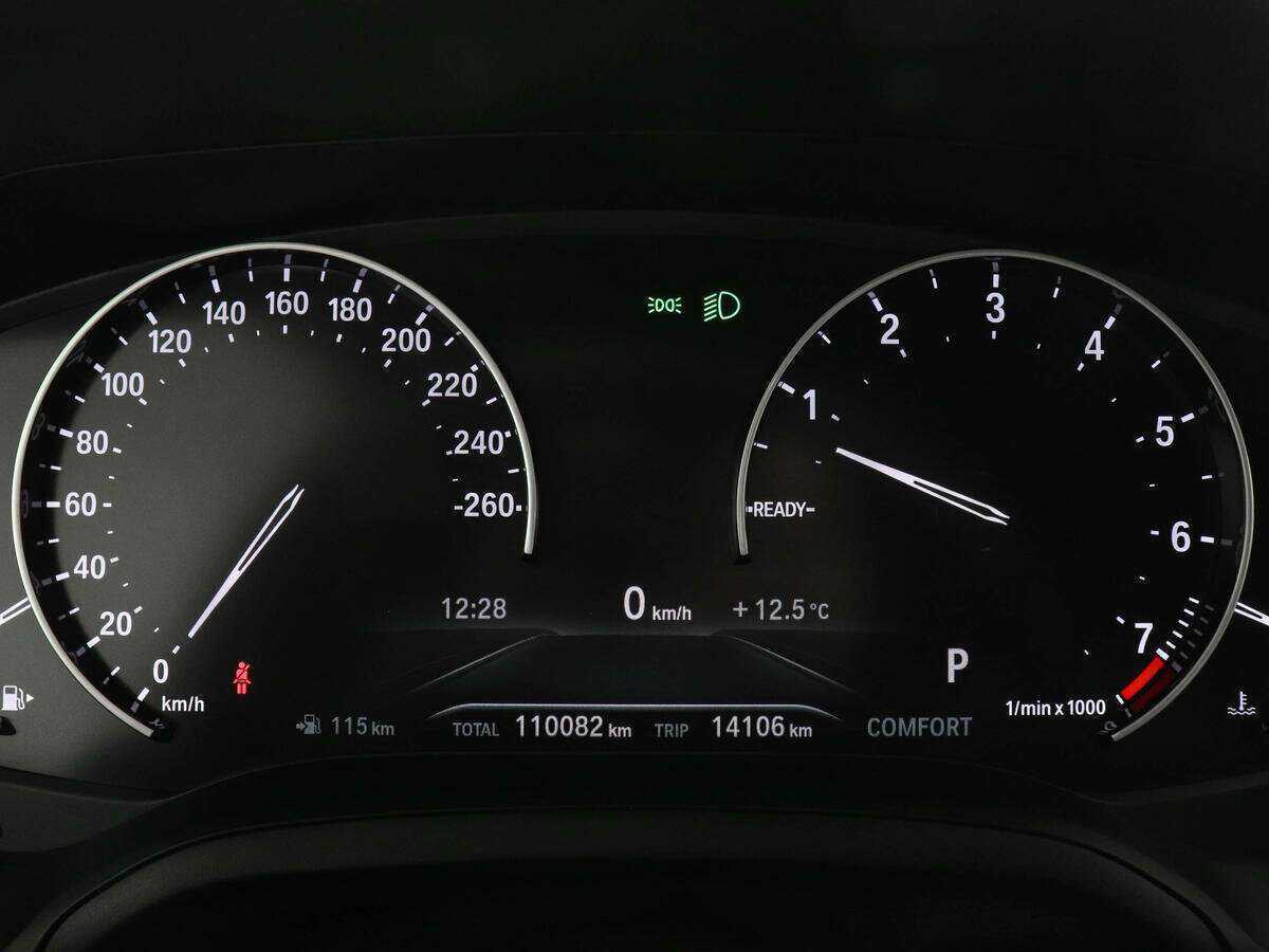 BMW 3 серии с пробегом — 2019 год. Фото: #6