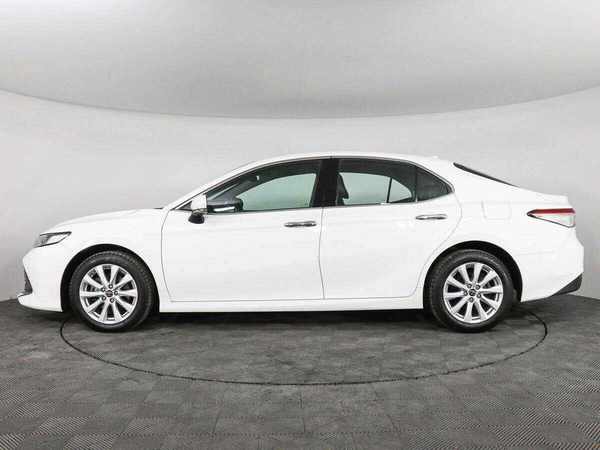 Toyota Camry с пробегом — 2019 год. Фото: #6