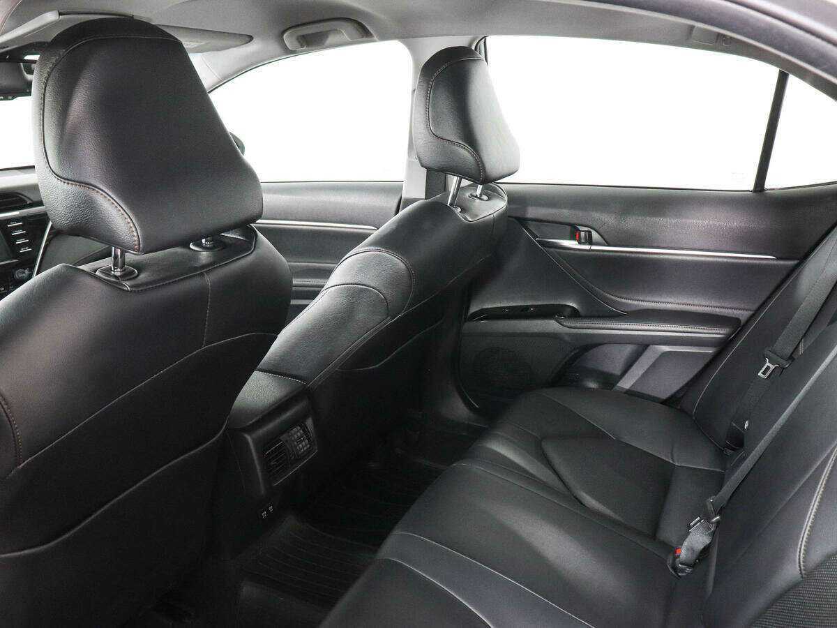 Toyota Camry с пробегом — 2019 год. Фото: #10