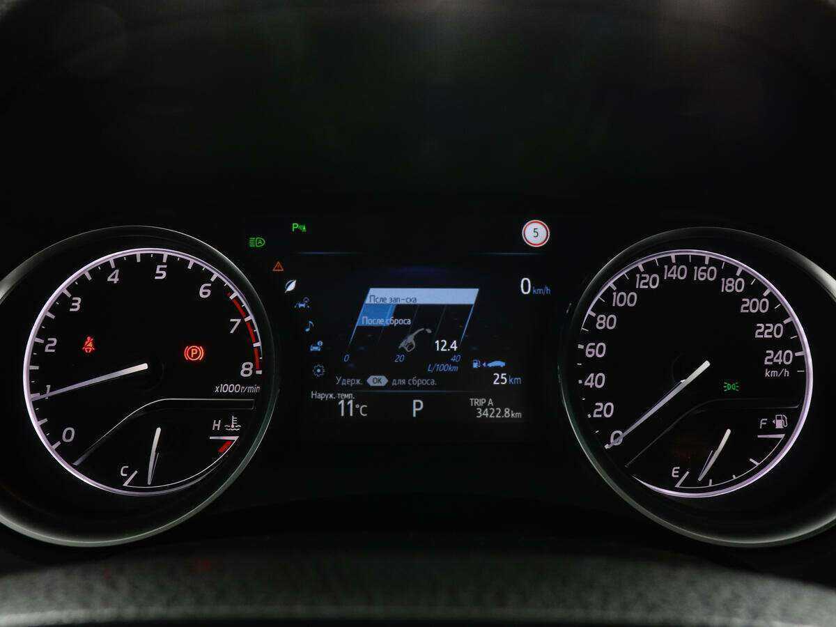 Toyota Camry с пробегом — 2019 год. Фото: #9