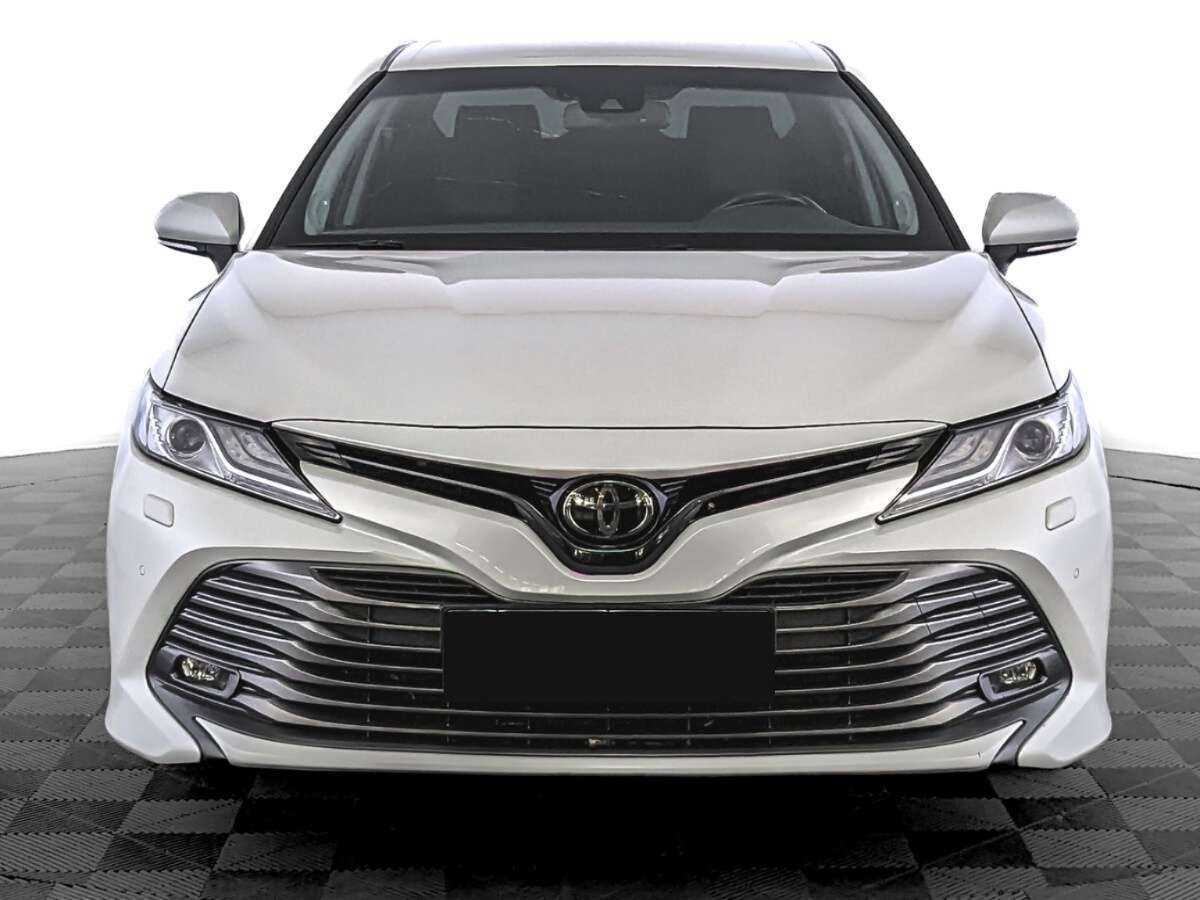 Toyota Camry с пробегом — 2021 год. Фото: #1