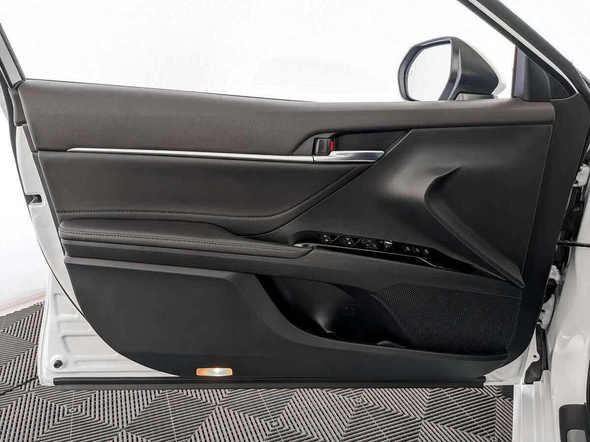 Toyota Camry с пробегом — 2021 год. Фото: #13