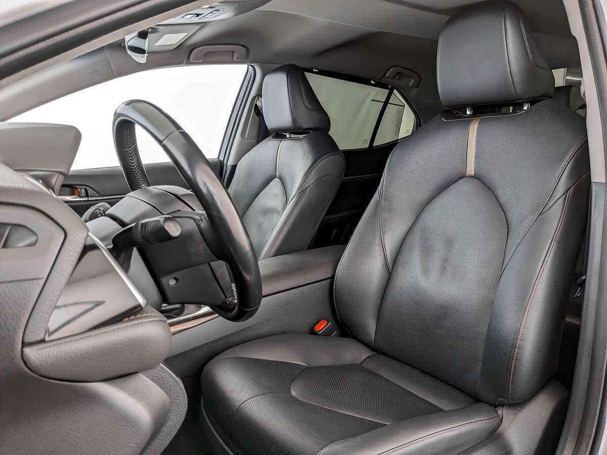 Toyota Camry с пробегом — 2021 год. Фото: #14