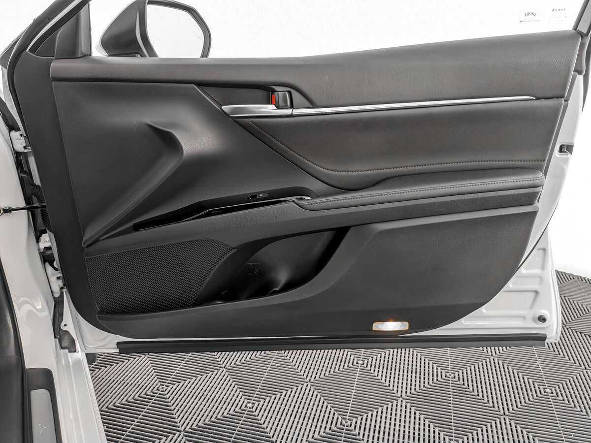 Toyota Camry с пробегом — 2021 год. Фото: #19