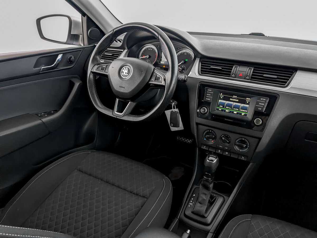 Skoda Rapid с пробегом — 2016 год. Фото: #20