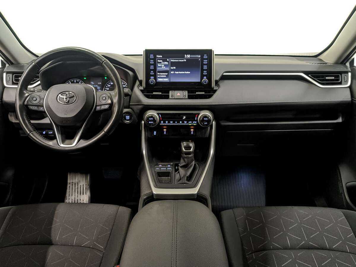 Toyota RAV4 с пробегом — 2021 год. Фото: #9