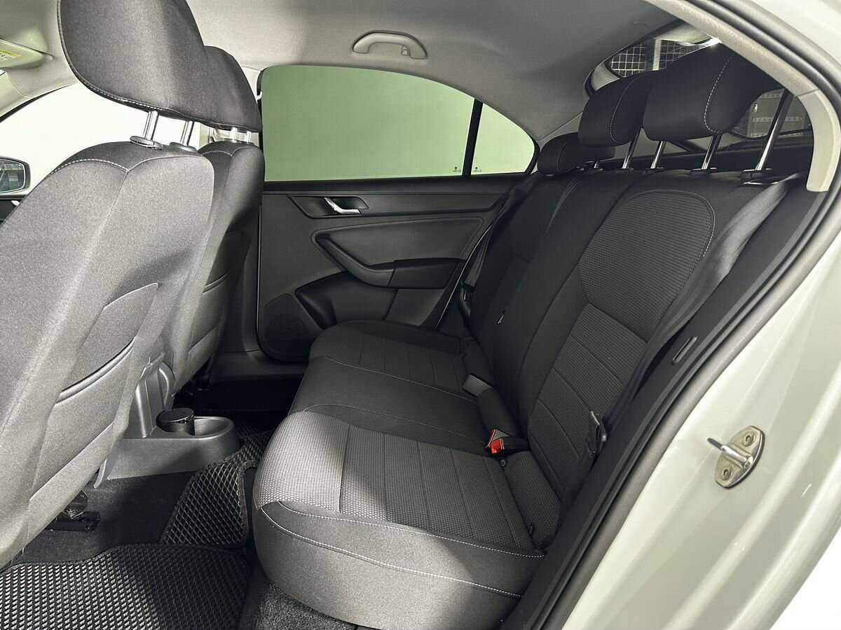 Skoda Rapid с пробегом — 2016 год. Фото: #15