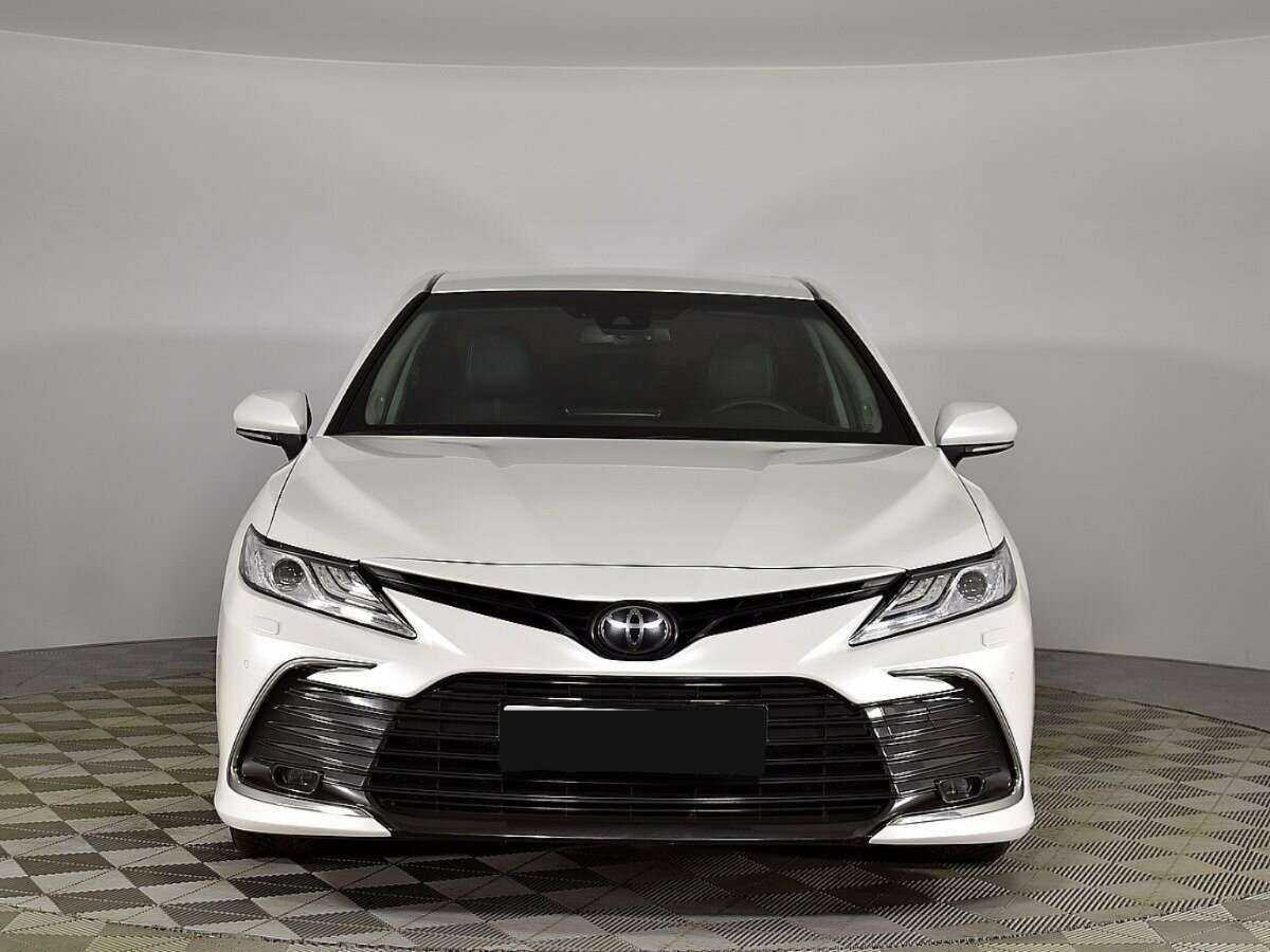 Toyota Camry с пробегом — 2021 год. Фото: #2