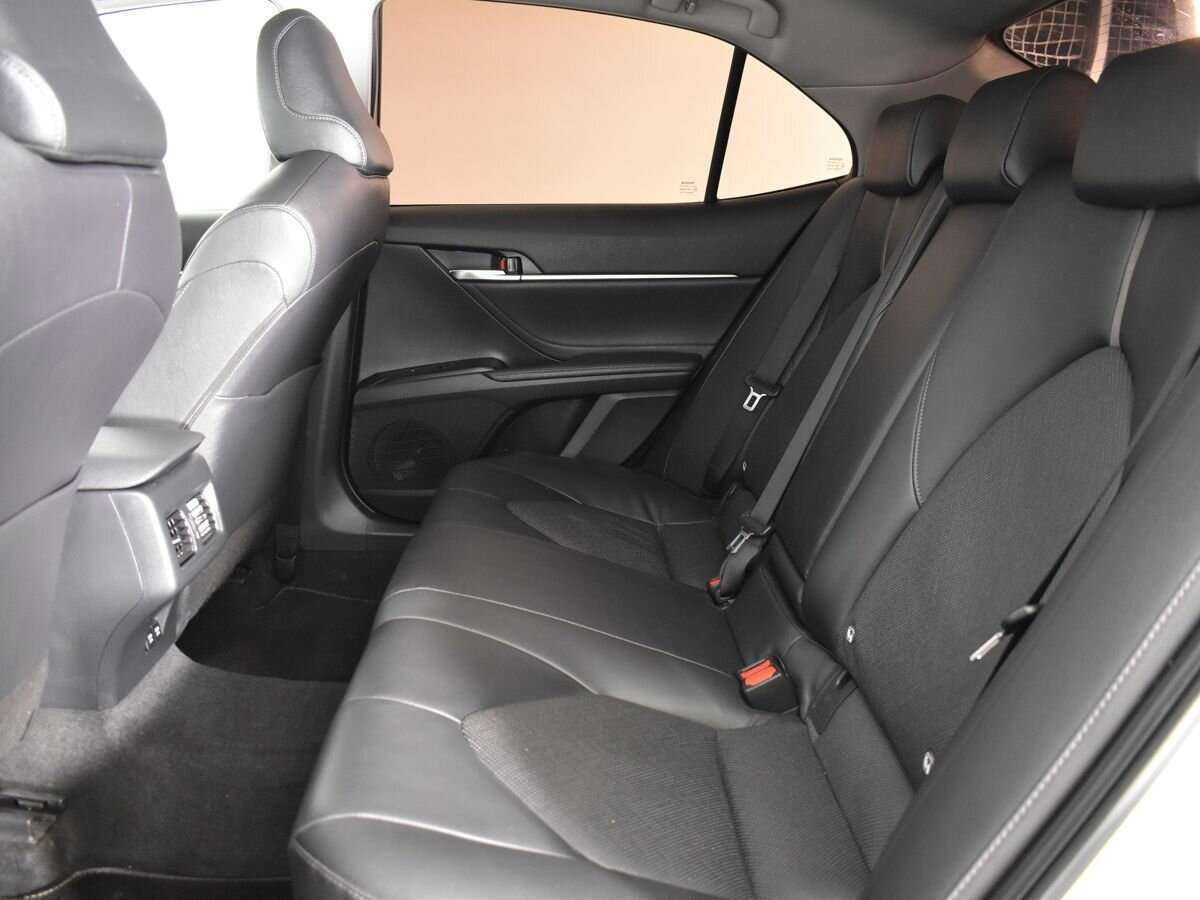 Toyota Camry с пробегом — 2021 год. Фото: #19