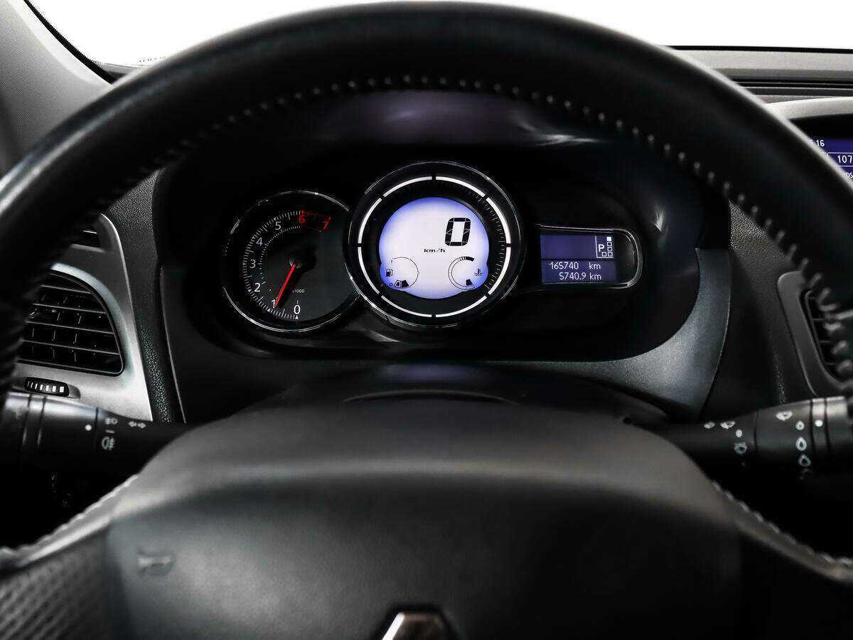 Renault Fluence с пробегом — 2013 год. Фото: #15