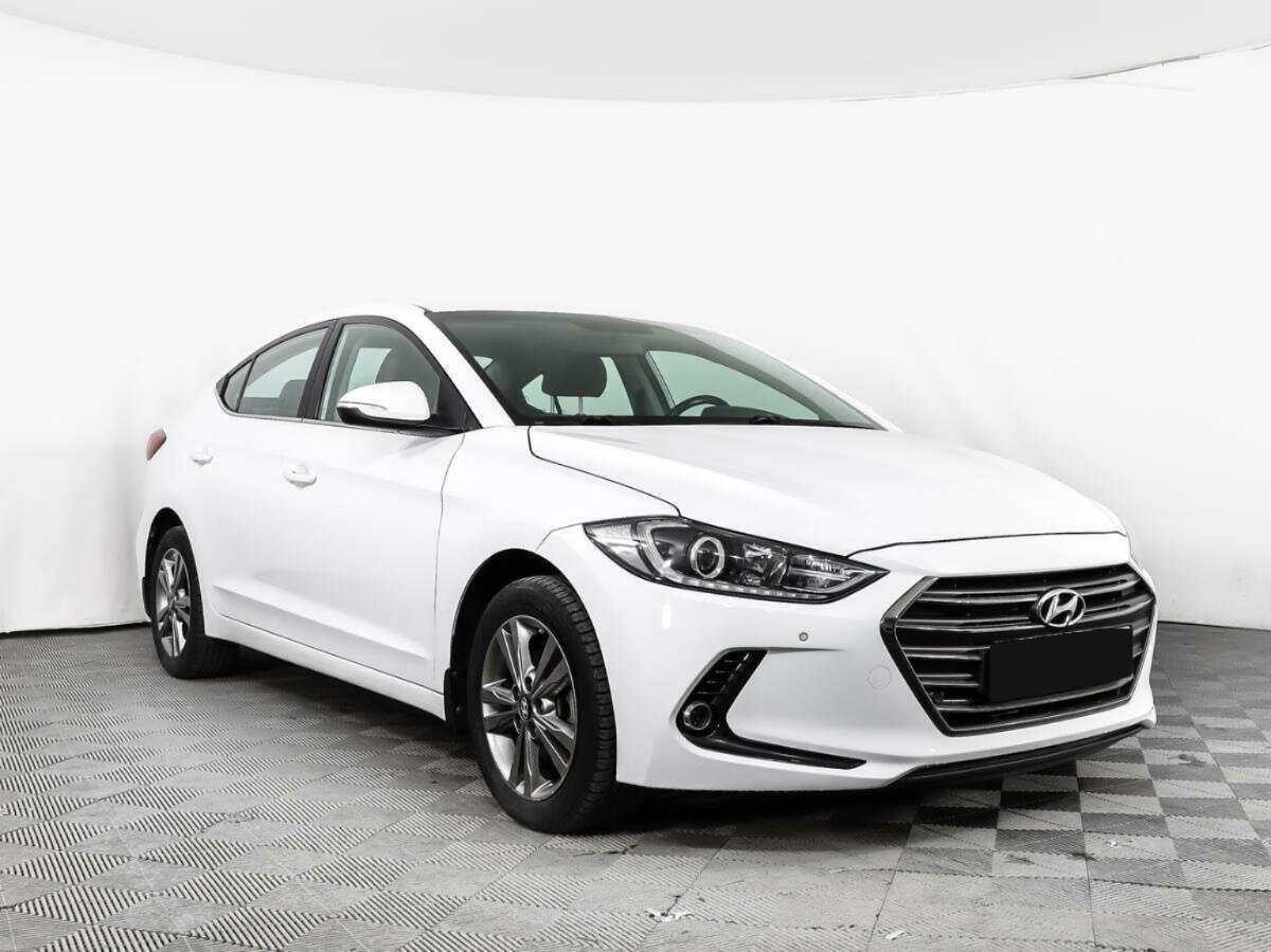 Hyundai Elantra с пробегом — 2017 год. Фото: #2