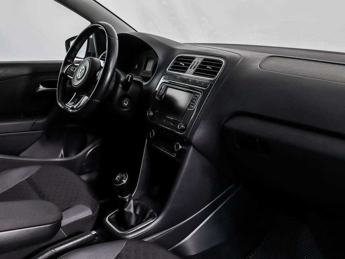 Volkswagen Polo с пробегом — 2018 год. Фото: #10