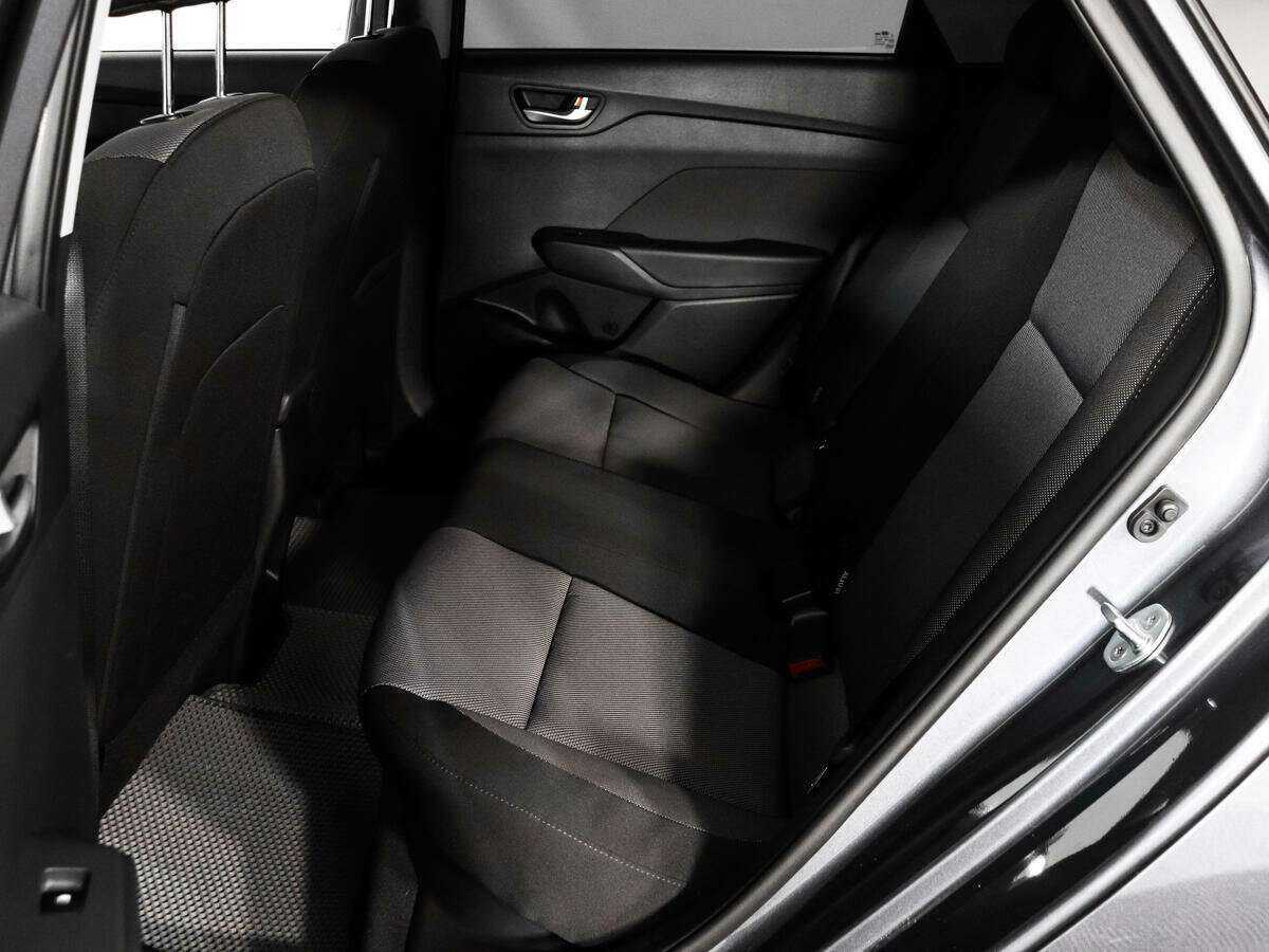 Hyundai Solaris с пробегом — 2021 год. Фото: #9