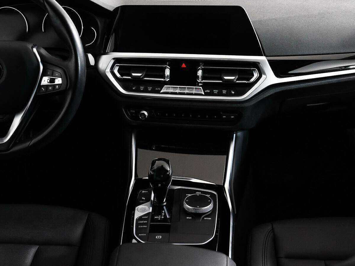 BMW 3 серии с пробегом — 2020 год. Фото: #12