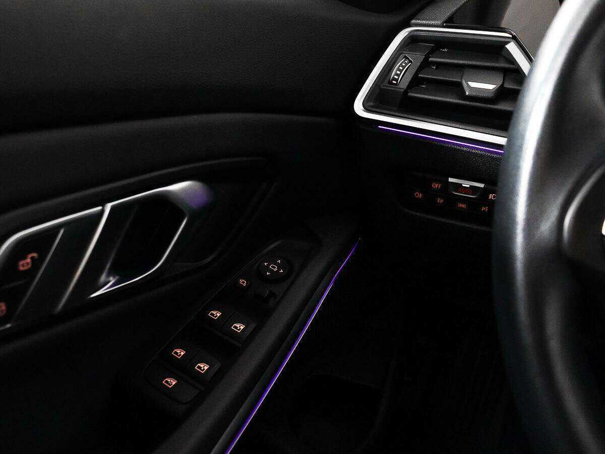 BMW 3 серии с пробегом — 2020 год. Фото: #13