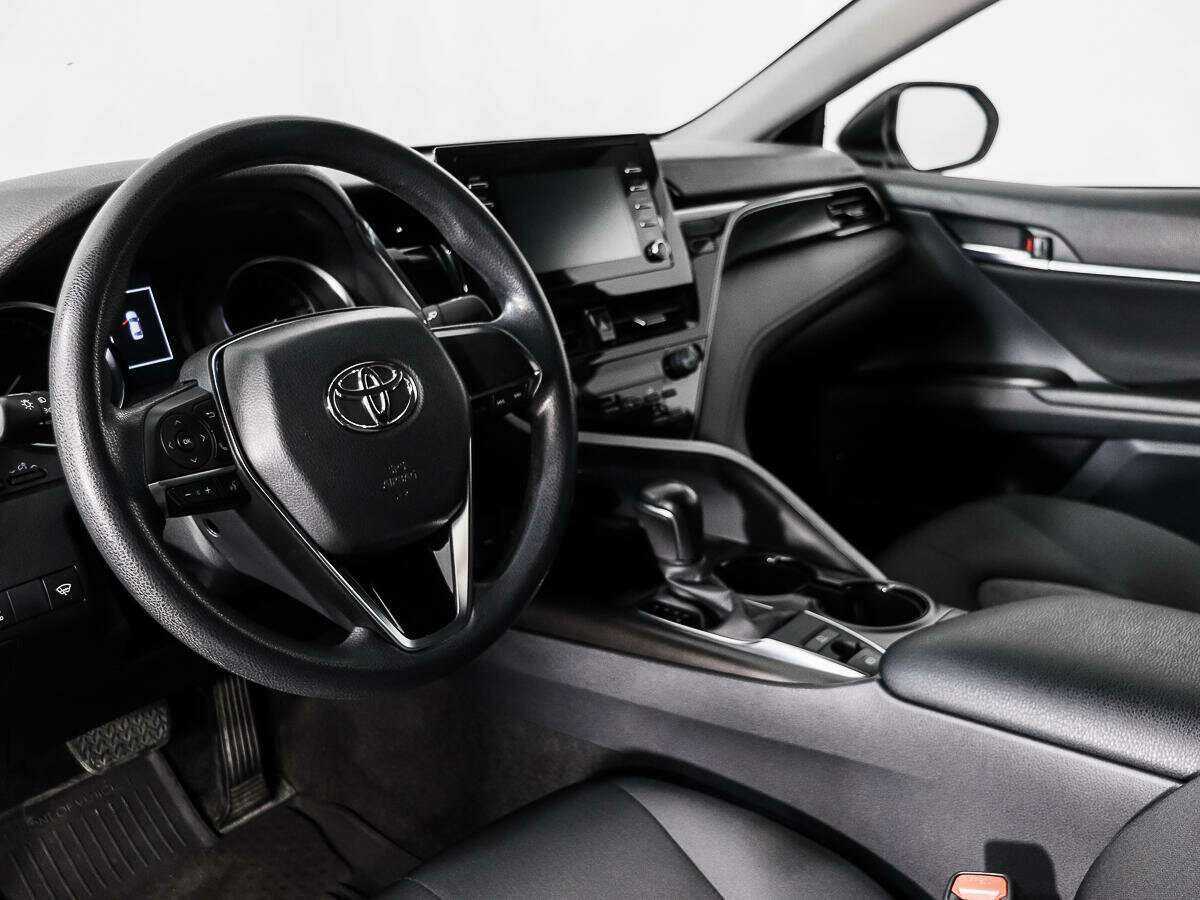 Toyota Camry с пробегом — 2021 год. Фото: #8