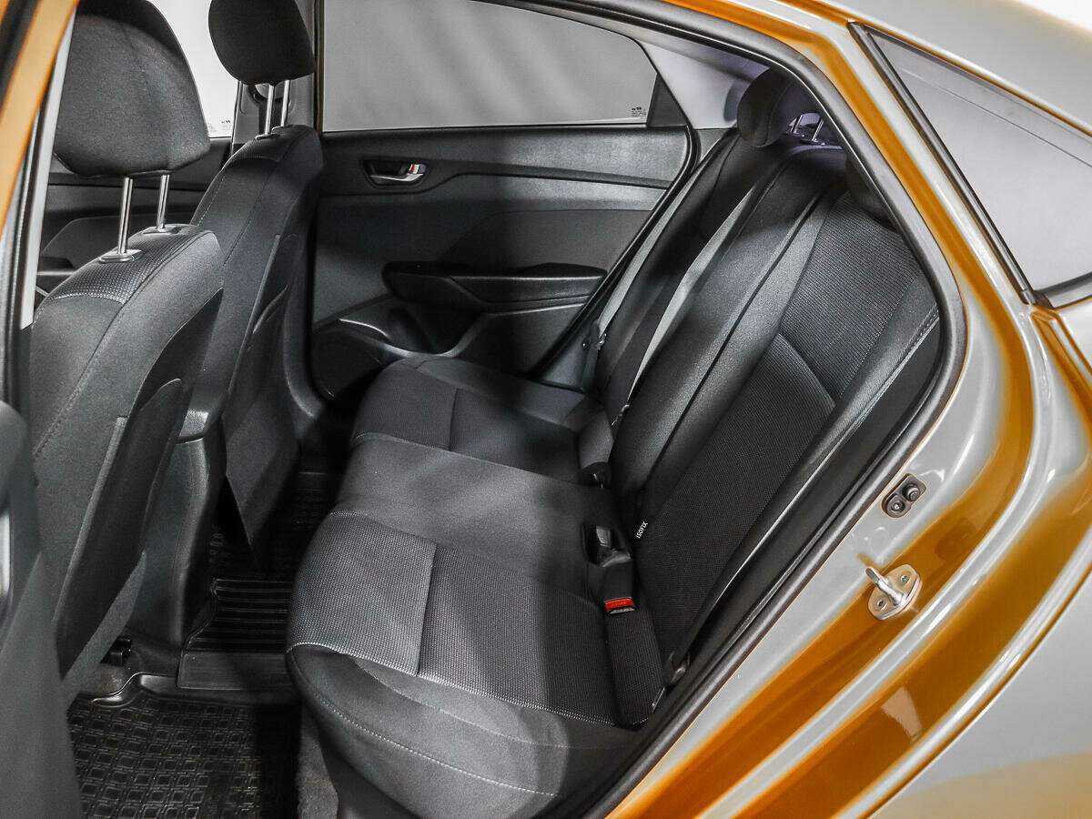 Hyundai Solaris с пробегом — 2017 год. Фото: #9