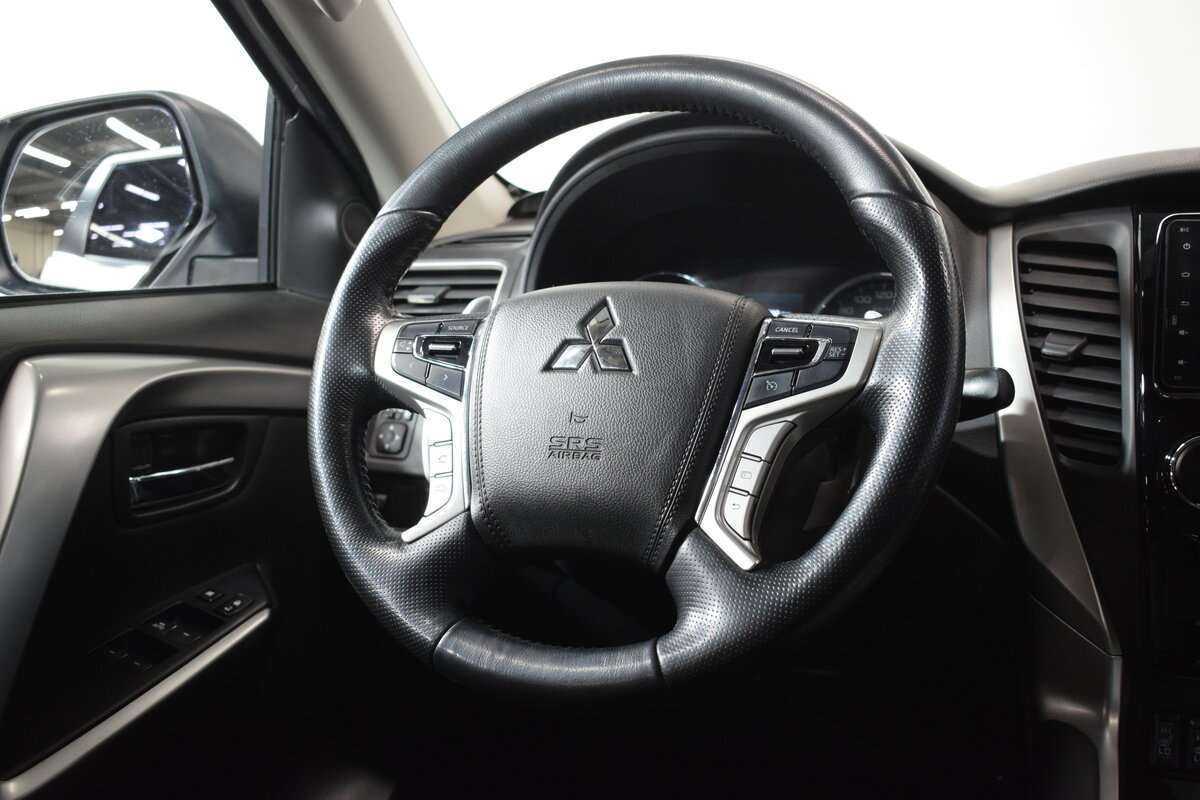 Mitsubishi Pajero Sport с пробегом — 2019 год. Фото: #13