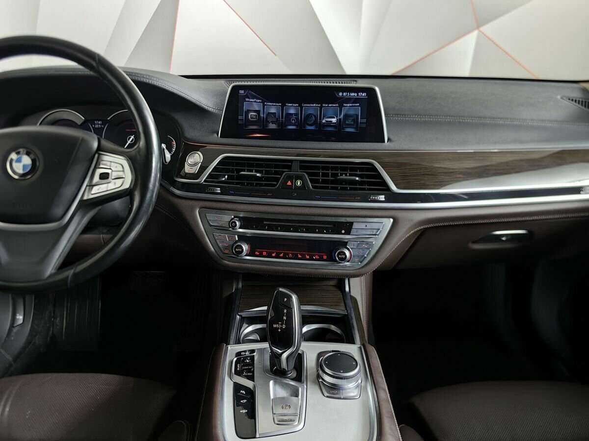 BMW 7 серии с пробегом — 2015 год. Фото: #10