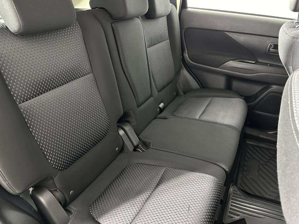Mitsubishi Outlander с пробегом — 2017 год. Фото: #14