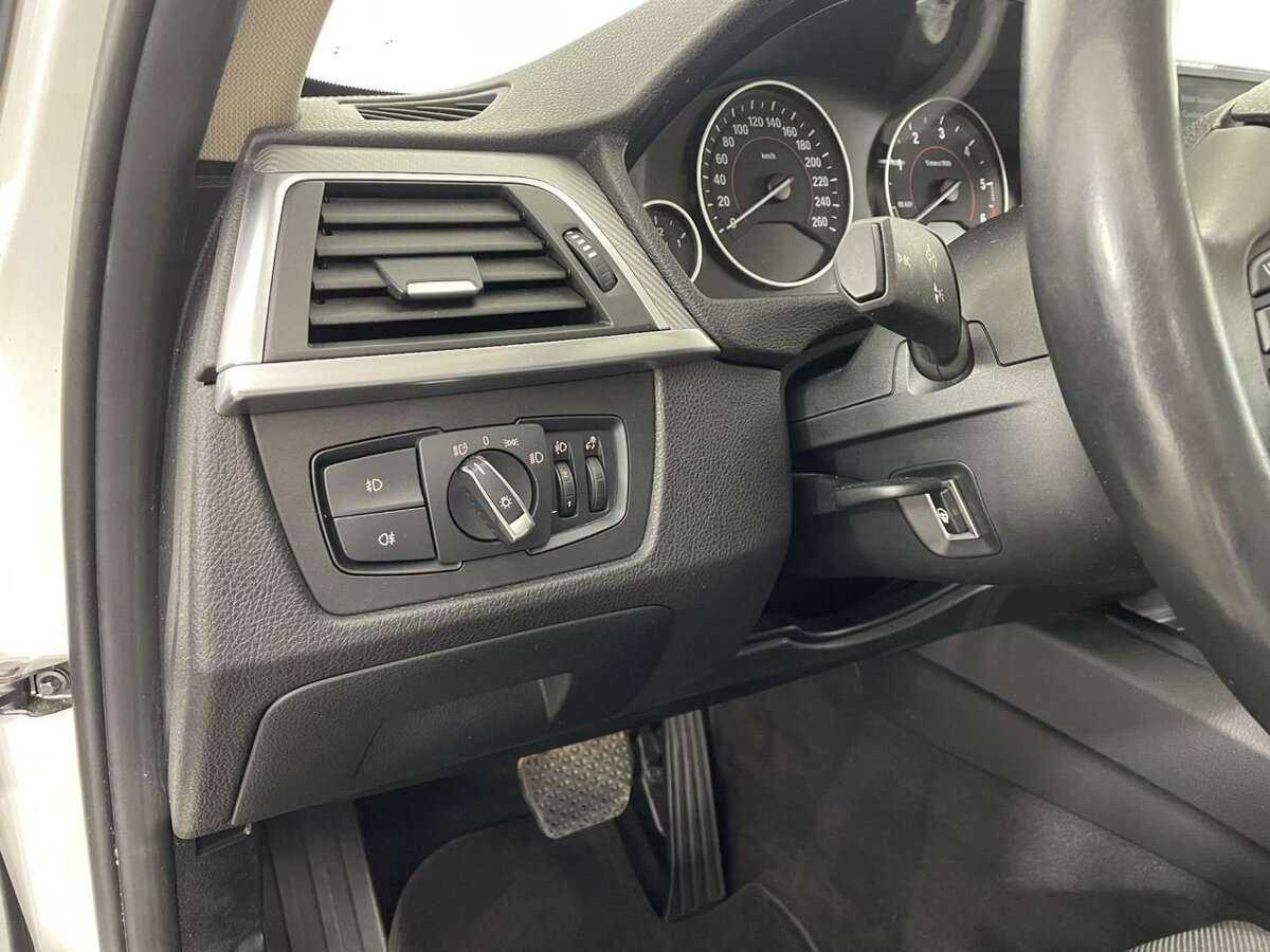 BMW 3 серии с пробегом — 2018 год. Фото: #8