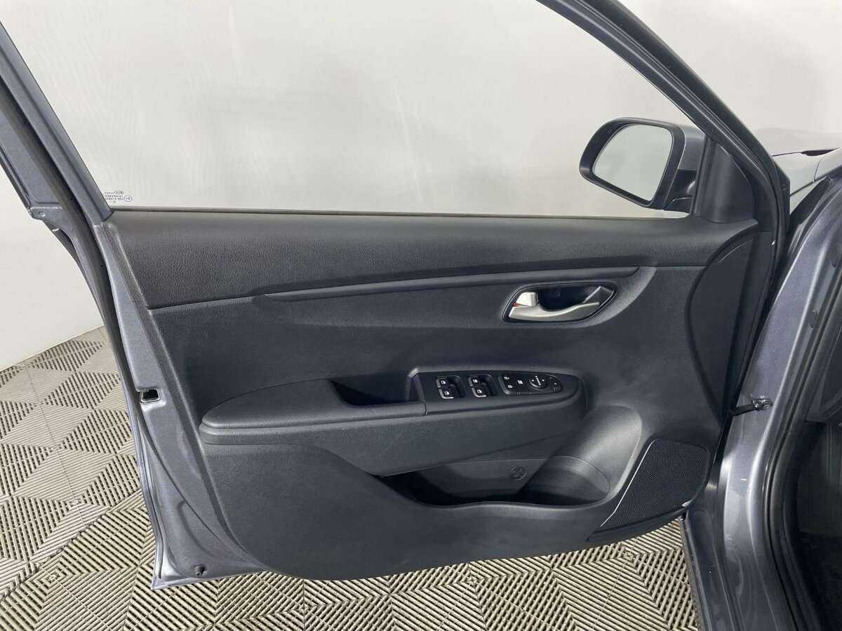 Kia Rio с пробегом — 2020 год. Фото: #7