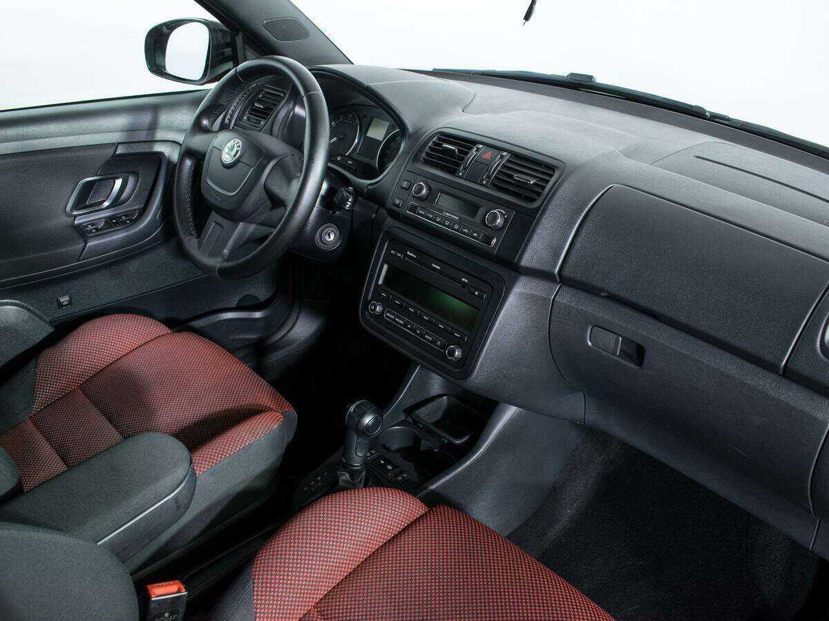 Skoda Fabia с пробегом — 2012 год. Фото: #8