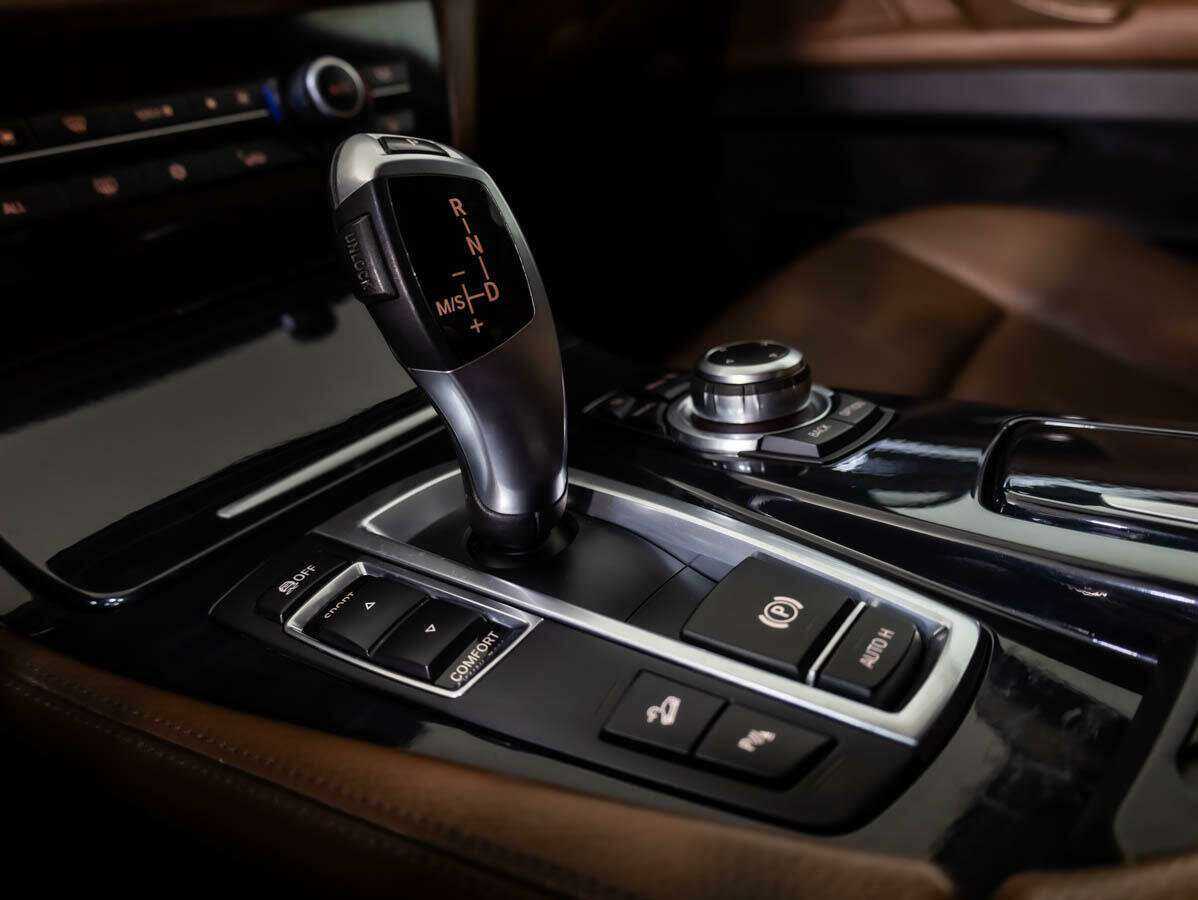 BMW 5 серии с пробегом — 2012 год. Фото: #13