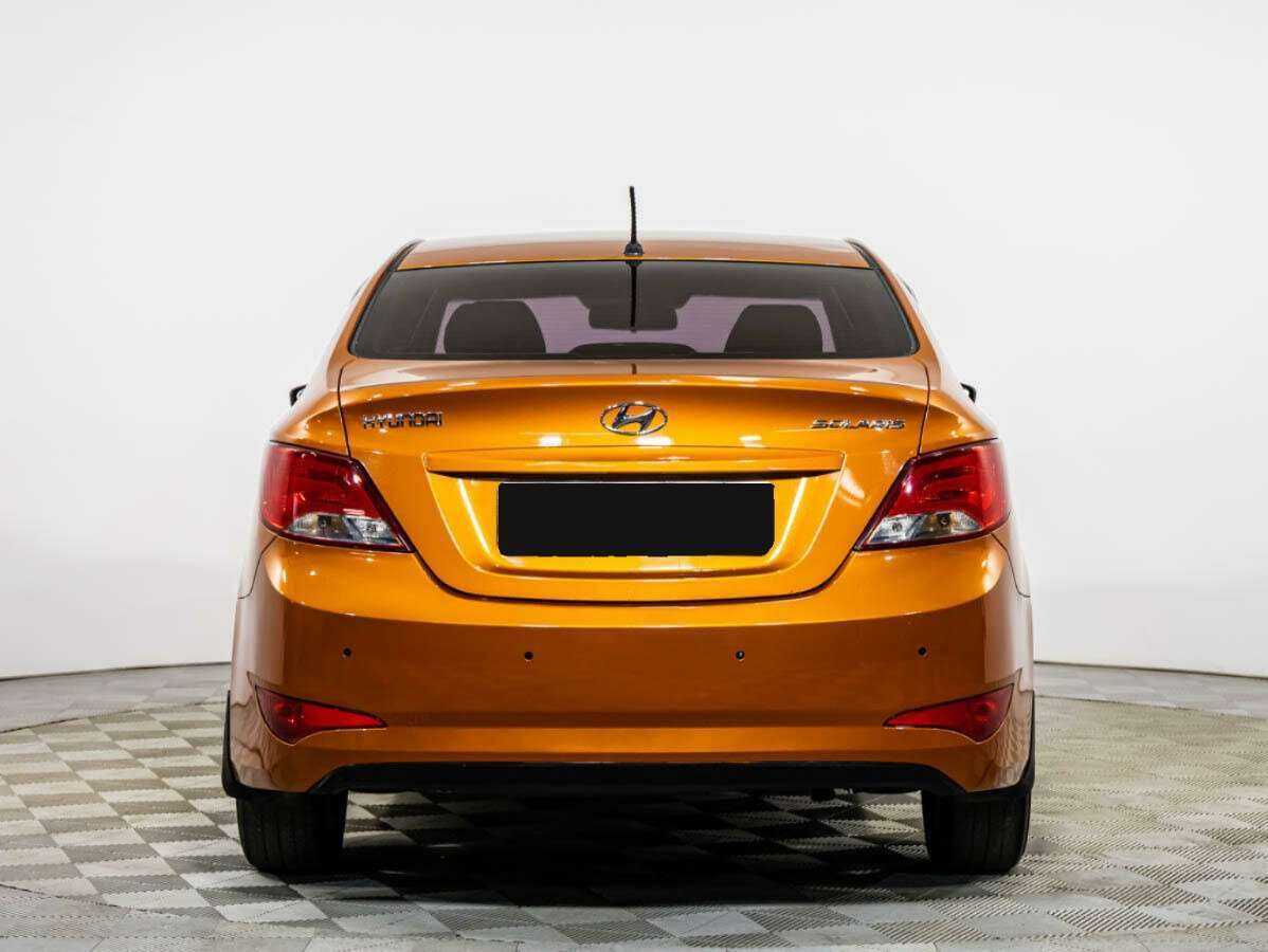 Hyundai Solaris с пробегом — 2014 год. Фото: #4