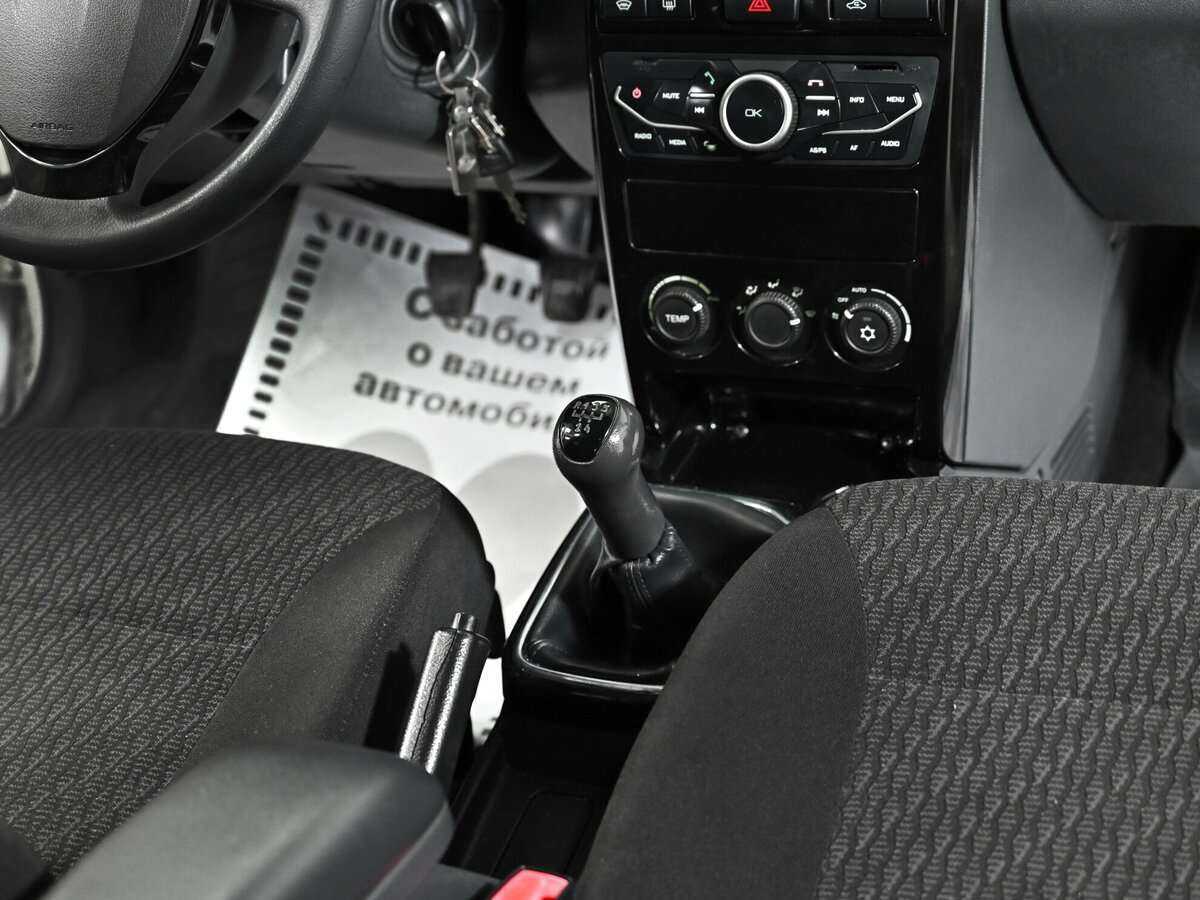 Lada (ВАЗ) Priora с пробегом — 2014 год. Фото: #9