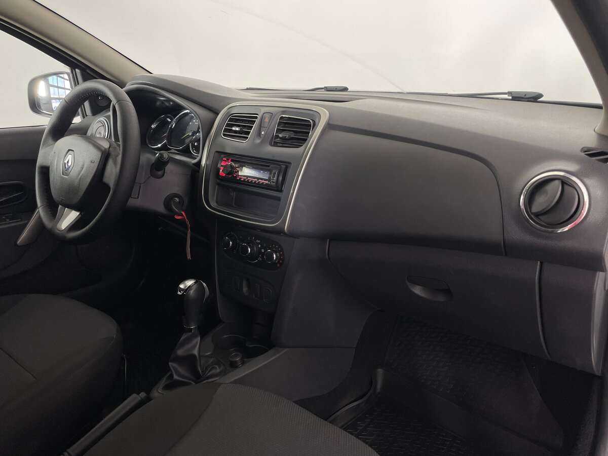 Renault Logan с пробегом — 2015 год. Фото: #7