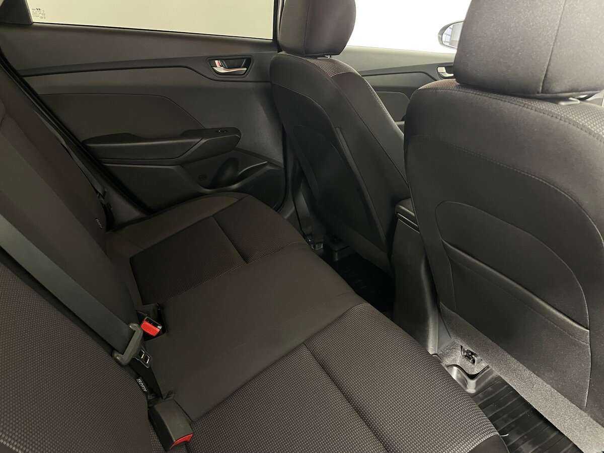 Hyundai Solaris с пробегом — 2018 год. Фото: #19