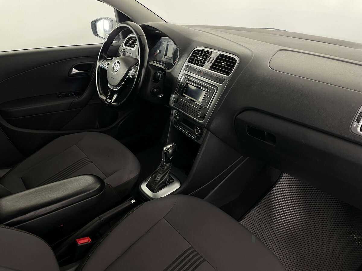 Volkswagen Polo с пробегом — 2016 год. Фото: #10
