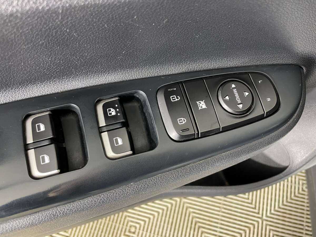 Kia Rio с пробегом — 2020 год. Фото: #17